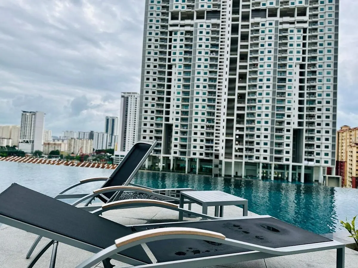 Urban Rooftop Veiw Penang 3Br 10 Pax Jelutong