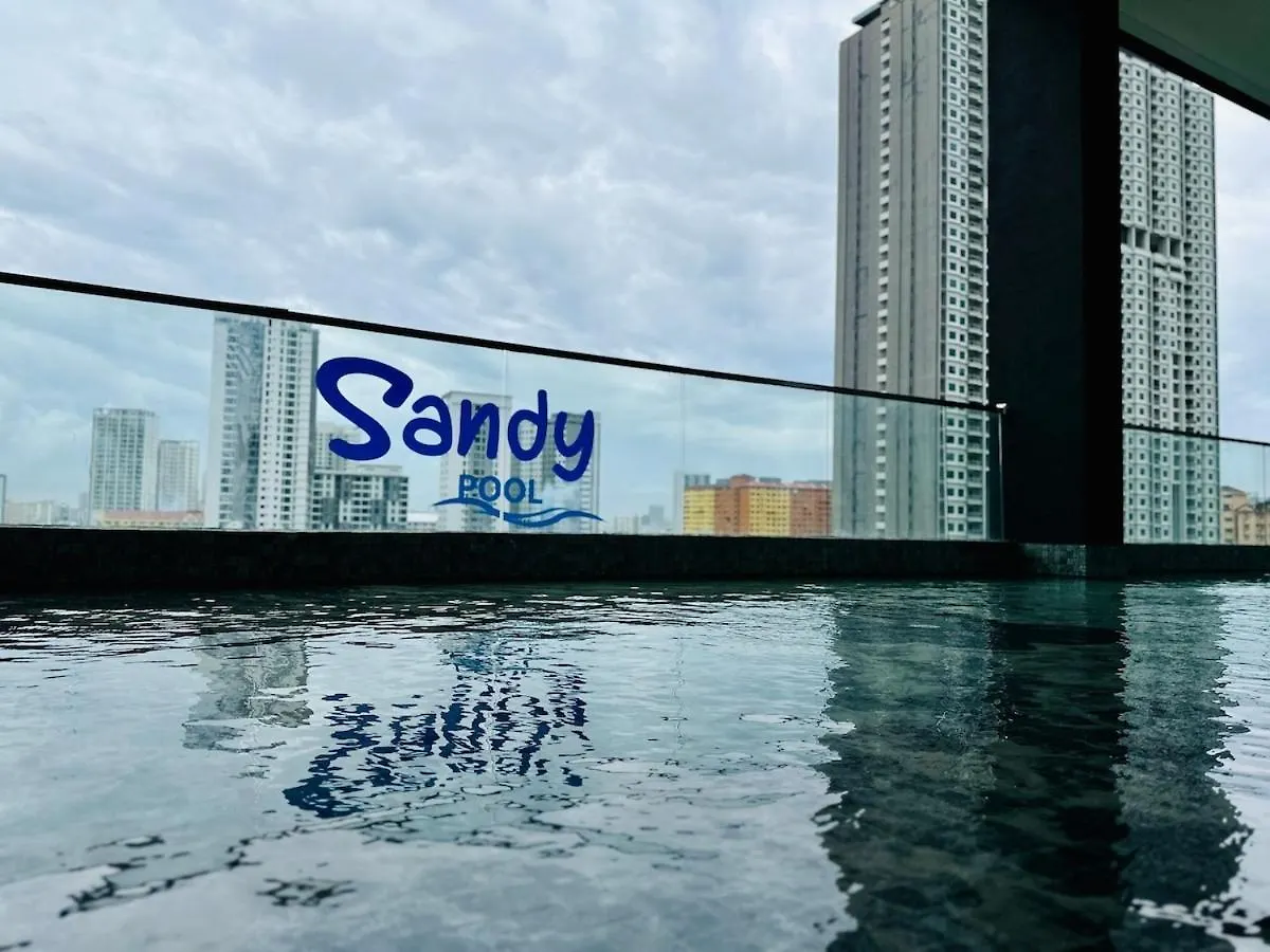 Urban Rooftop Veiw Penang 3Br 10 Pax Jelutong 0*,  Malásia