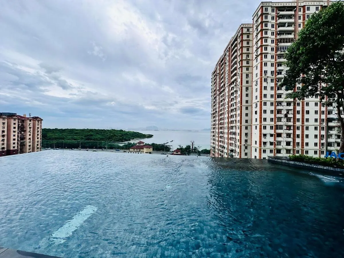 Urban Rooftop Veiw Penang 3Br 10 Pax Jelutong