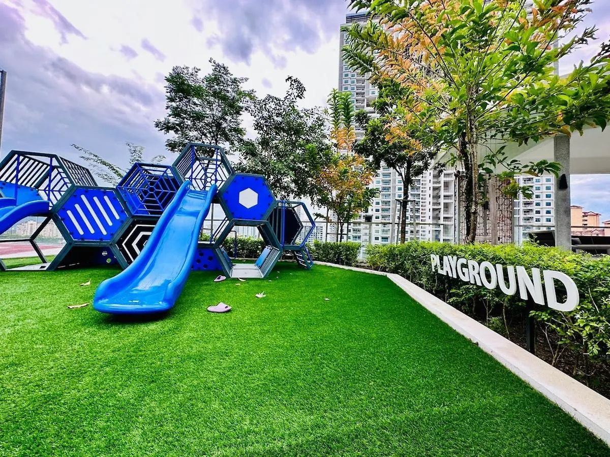 Urban Rooftop Veiw Penang 3Br 10 Pax Jelutong Малайзия
