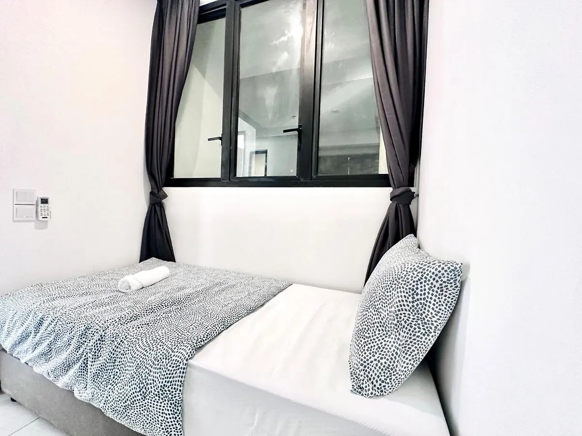 Urban Rooftop Veiw Penang 3Br 10 Pax Jelutong Малайзия