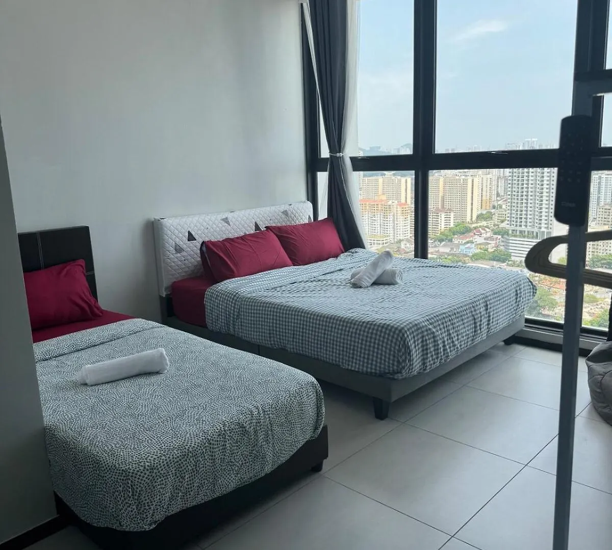 Urban Rooftop Veiw Penang 3Br 10 Pax Jelutong 0*,